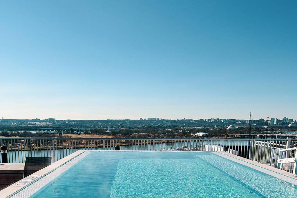 Luxury D.C. 1Br Apt W/Rooftop Pool In Southwest Waterfront Distrito de Colúmbia Exterior foto